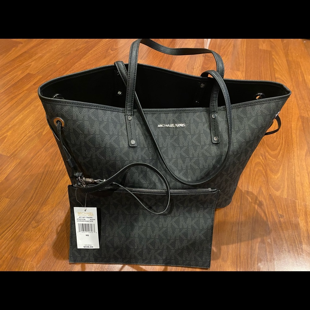 Michael Kors Jet Set Travel with Detachable Wristlet
